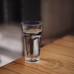 Hidratáltság szerepe a fogyásban: Tippek a megfelelő folyadékbevitelhez